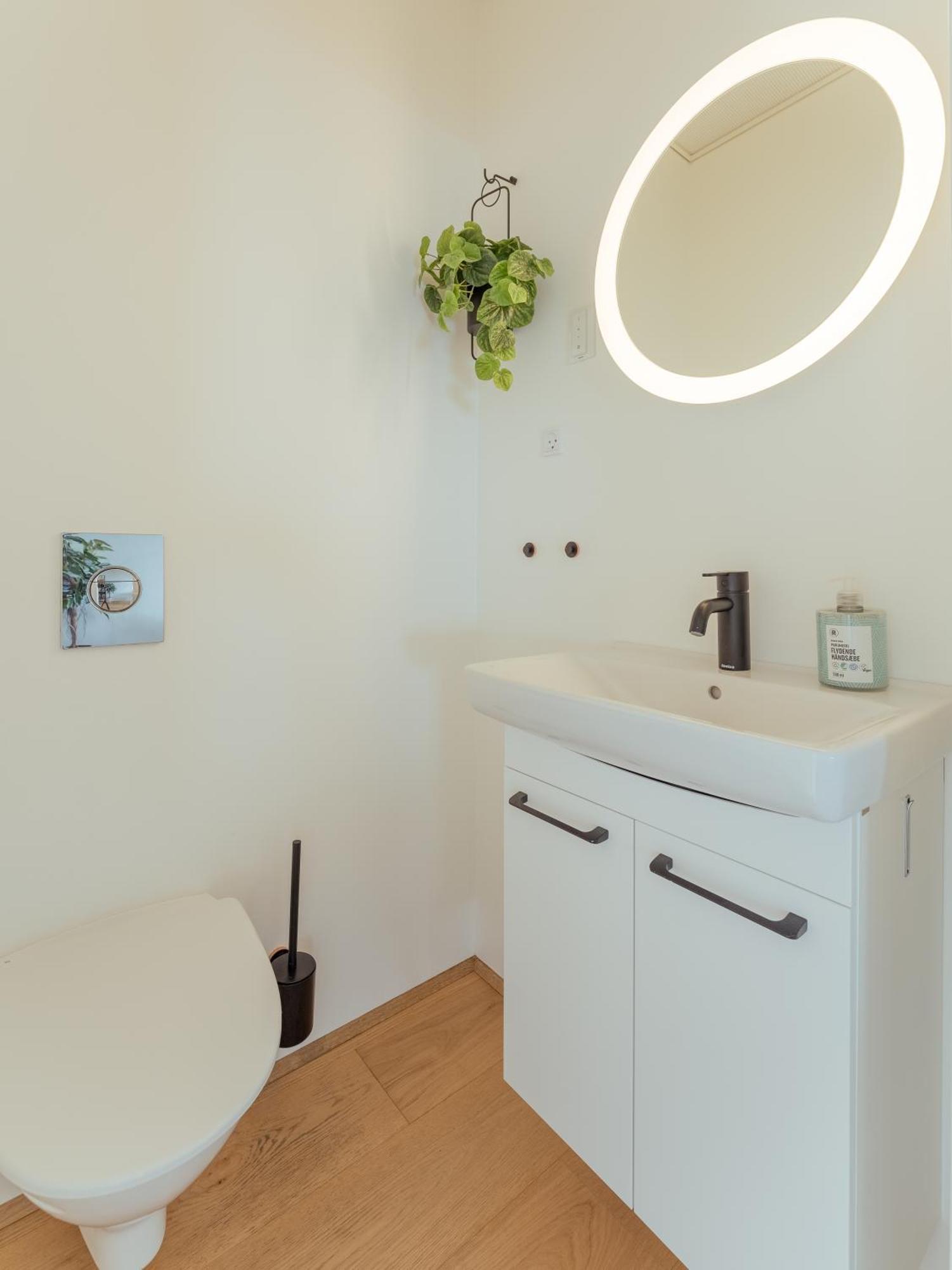 New Three Bedroom Townhouses With Sea View Tórshavn Eksteriør billede